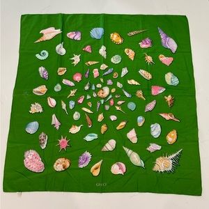 Gucci Scarf 🐚